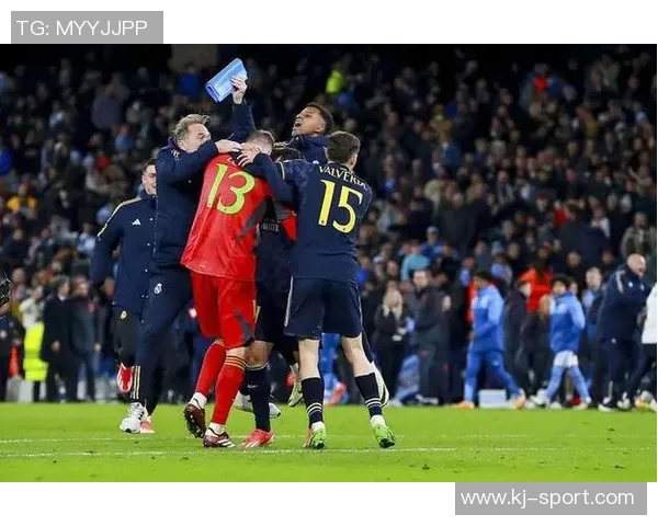 欧联杯精彩对决AC米兰5-0大胜皇马战术解析引发热议