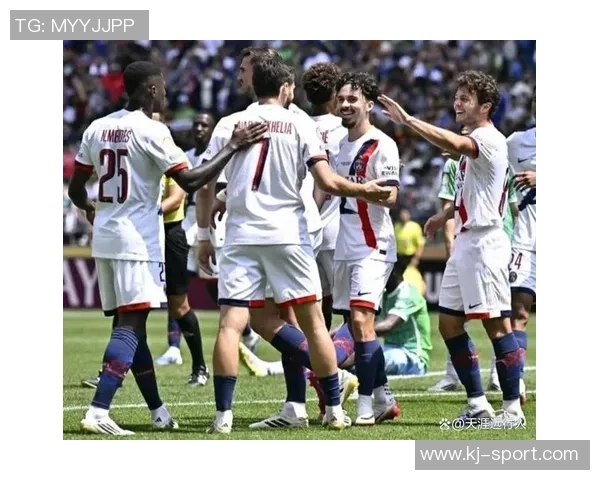 友谊赛精彩对决巴黎圣日耳曼与波尔图战成平局红牌事件引发热议